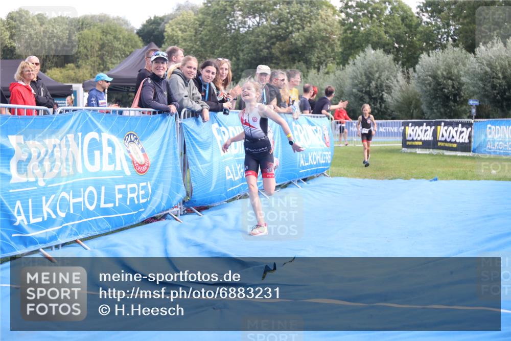 25.08.2024 - Elbe Triathlon Hamburg H.Heesch http://msf.ph/oto/6883231 25.08.2024 12:58:24 Ziel 1784, 1814, 1825, 1829 meine-sportfotos.de