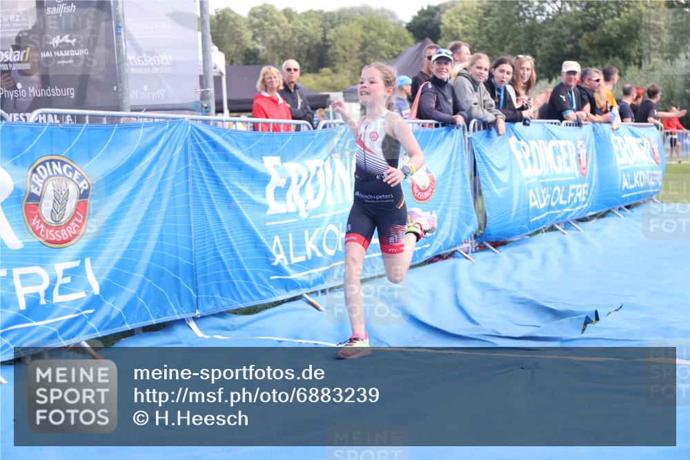 25.08.2024 - Elbe Triathlon Hamburg H.Heesch http://msf.ph/oto/6883239 25.08.2024 12:58:25 Ziel 1784, 1814, 1825, 1829 meine-sportfotos.de
