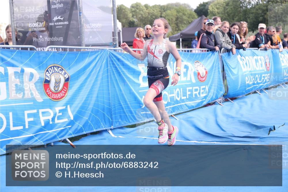 25.08.2024 - Elbe Triathlon Hamburg H.Heesch http://msf.ph/oto/6883242 25.08.2024 12:58:25 Ziel 1784, 1814, 1825, 1829 meine-sportfotos.de
