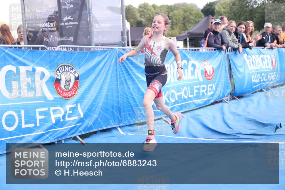 25.08.2024 - Elbe Triathlon Hamburg H.Heesch http://msf.ph/oto/6883243 25.08.2024 12:58:25 Ziel 1784, 1814, 1825, 1829 meine-sportfotos.de