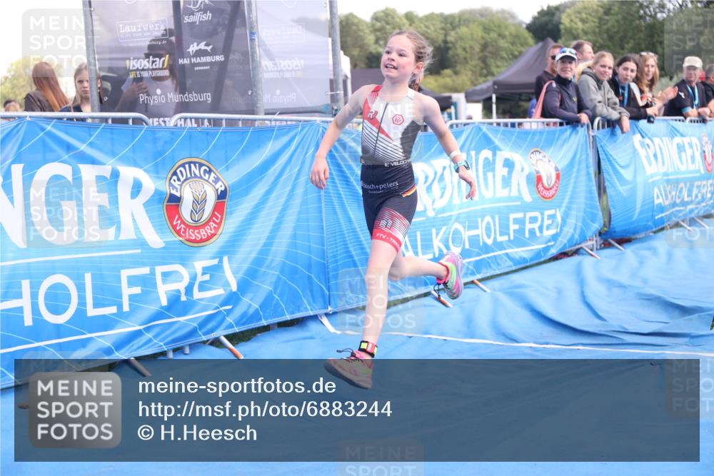 25.08.2024 - Elbe Triathlon Hamburg H.Heesch http://msf.ph/oto/6883244 25.08.2024 12:58:25 Ziel 1784, 1814, 1825, 1829 meine-sportfotos.de