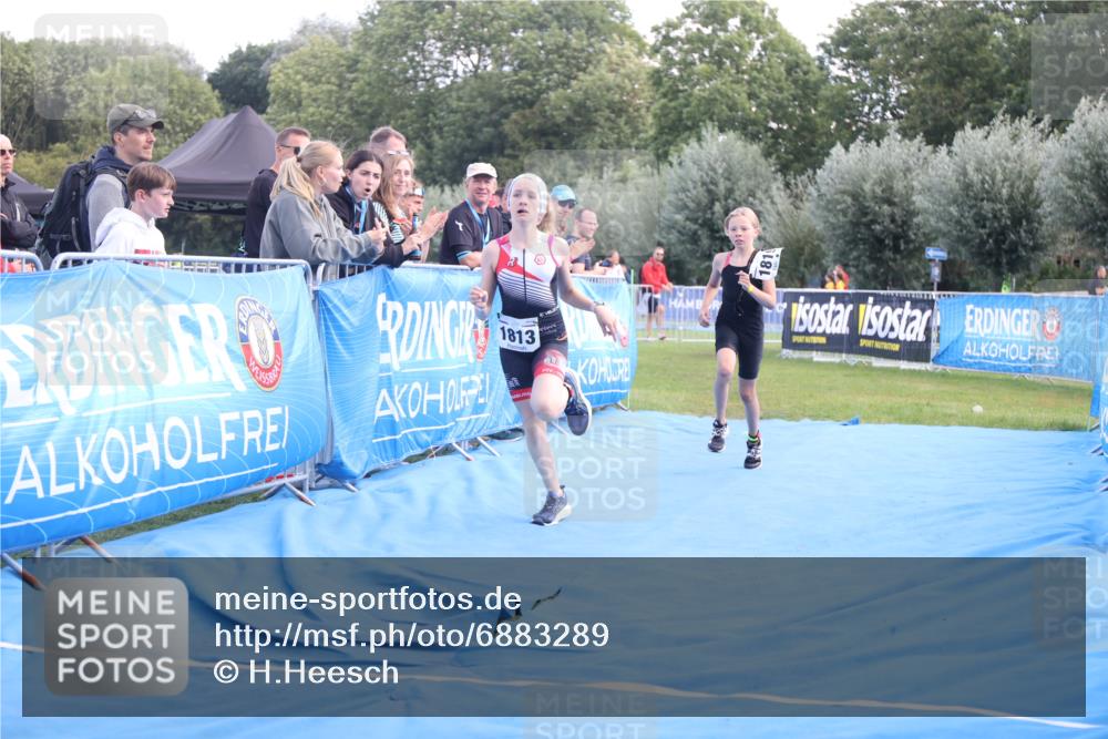 25.08.2024 - Elbe Triathlon Hamburg H.Heesch http://msf.ph/oto/6883289 25.08.2024 12:58:59 Ziel 1813, 1819 meine-sportfotos.de
