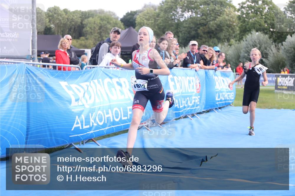 25.08.2024 - Elbe Triathlon Hamburg H.Heesch http://msf.ph/oto/6883296 25.08.2024 12:59:00 Ziel 1813, 1819 meine-sportfotos.de