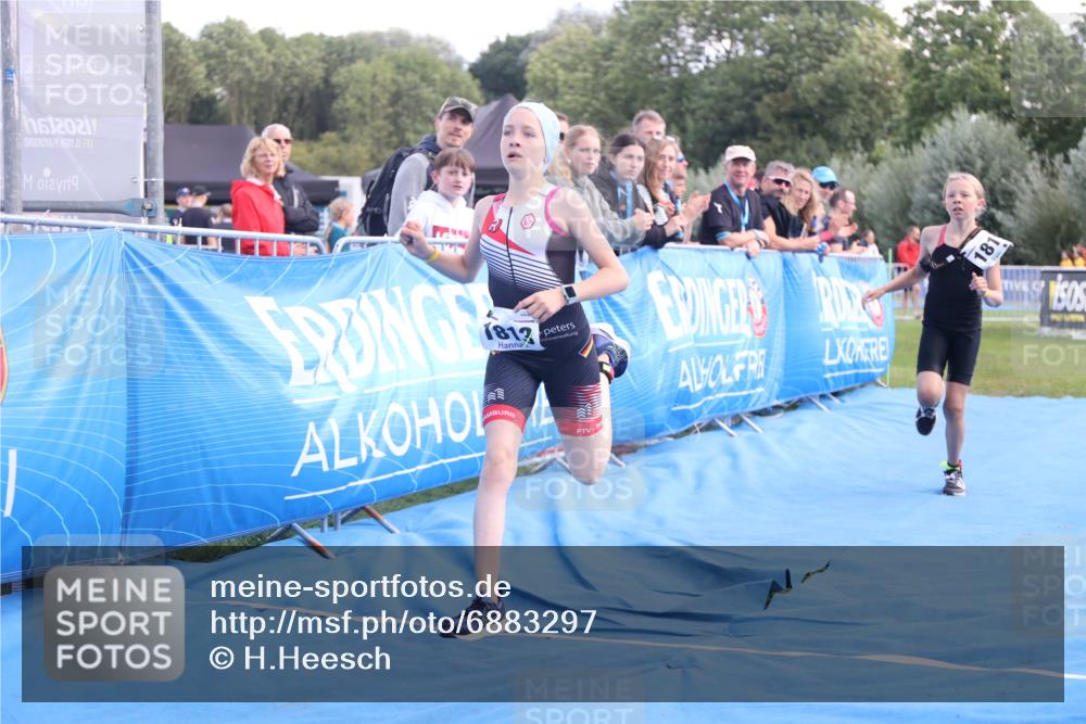 25.08.2024 - Elbe Triathlon Hamburg H.Heesch http://msf.ph/oto/6883297 25.08.2024 12:59:00 Ziel 1813, 1819 meine-sportfotos.de