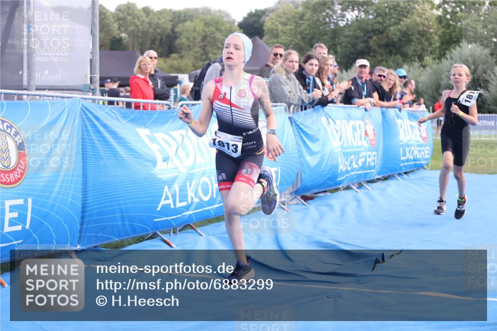 25.08.2024 - Elbe Triathlon Hamburg H.Heesch http://msf.ph/oto/6883299 25.08.2024 12:59:00 Ziel 1813, 1819 meine-sportfotos.de