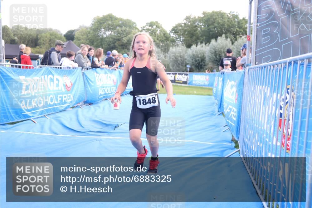 25.08.2024 - Elbe Triathlon Hamburg H.Heesch http://msf.ph/oto/6883325 25.08.2024 12:59:17 Ziel 1741, 1853 meine-sportfotos.de