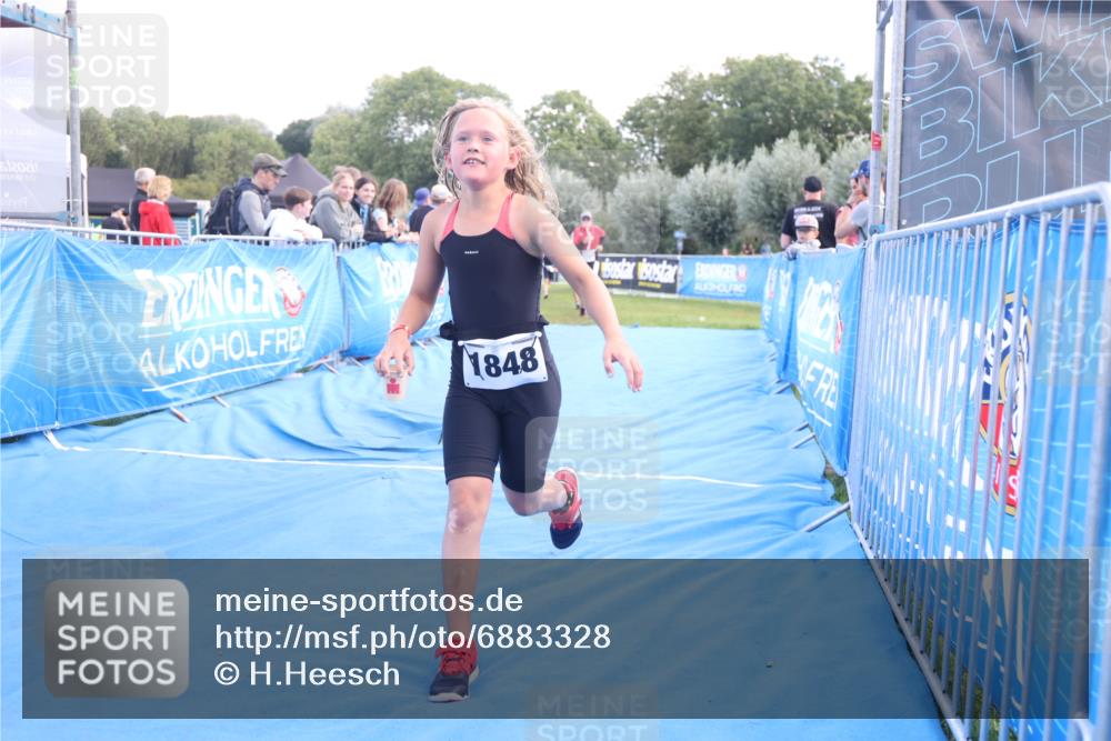 25.08.2024 - Elbe Triathlon Hamburg H.Heesch http://msf.ph/oto/6883328 25.08.2024 12:59:17 Ziel 1741, 1853 meine-sportfotos.de