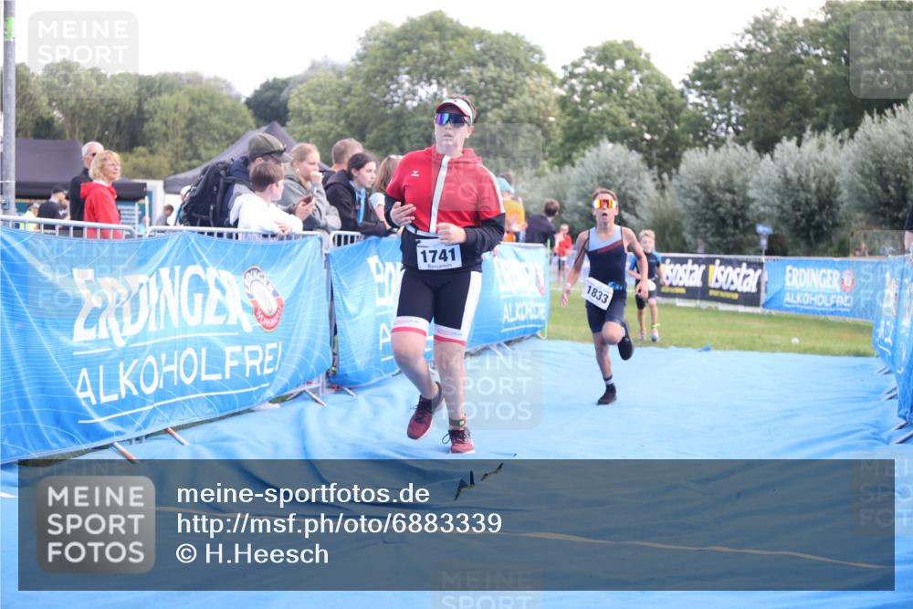 25.08.2024 - Elbe Triathlon Hamburg H.Heesch http://msf.ph/oto/6883339 25.08.2024 12:59:20 Ziel 1741, 1843, 1853 meine-sportfotos.de