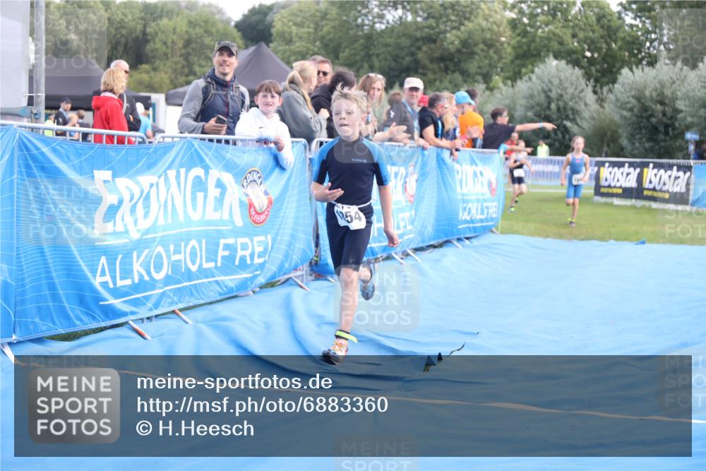 25.08.2024 - Elbe Triathlon Hamburg H.Heesch http://msf.ph/oto/6883360 25.08.2024 12:59:23 Ziel 1741, 1843, 1848, 1853 meine-sportfotos.de