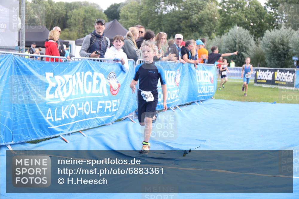 25.08.2024 - Elbe Triathlon Hamburg H.Heesch http://msf.ph/oto/6883361 25.08.2024 12:59:23 Ziel 1741, 1843, 1848, 1853 meine-sportfotos.de