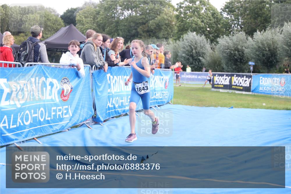 25.08.2024 - Elbe Triathlon Hamburg H.Heesch http://msf.ph/oto/6883376 25.08.2024 12:59:26 Ziel 1741, 1821, 1843, 1848, 1853 meine-sportfotos.de