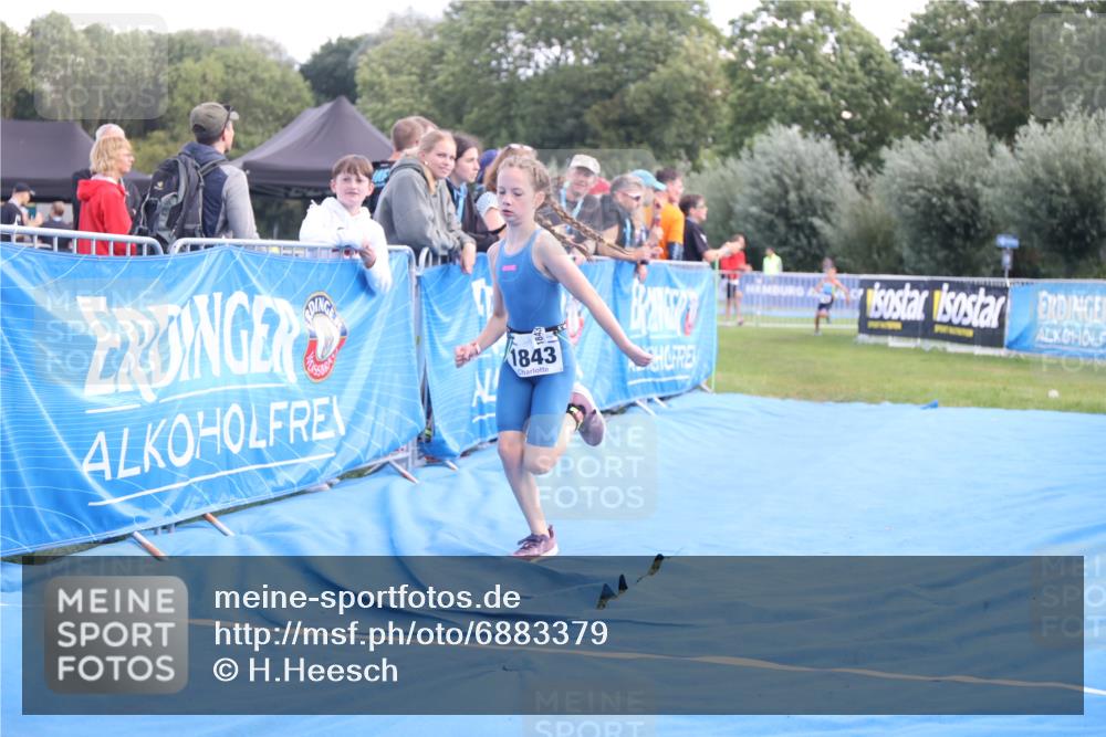 25.08.2024 - Elbe Triathlon Hamburg H.Heesch http://msf.ph/oto/6883379 25.08.2024 12:59:27 Ziel 1741, 1821, 1843, 1848, 1853 meine-sportfotos.de