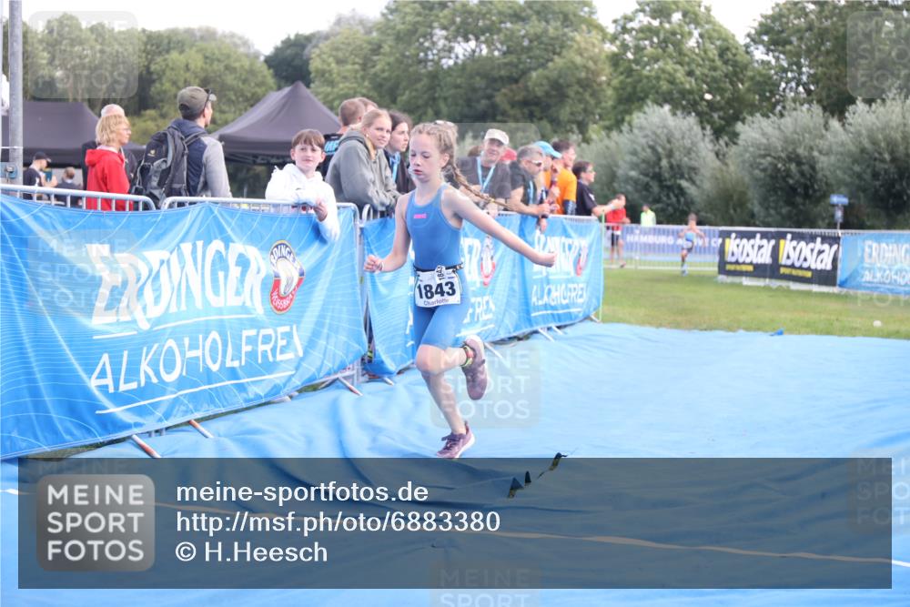 25.08.2024 - Elbe Triathlon Hamburg H.Heesch http://msf.ph/oto/6883380 25.08.2024 12:59:27 Ziel 1741, 1821, 1843, 1848, 1853 meine-sportfotos.de