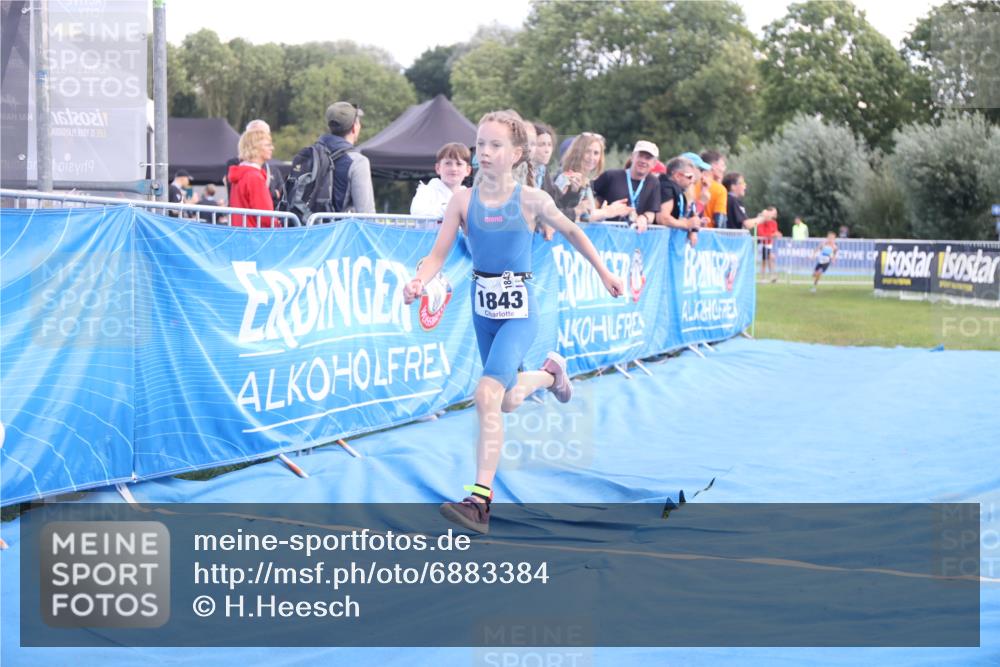 25.08.2024 - Elbe Triathlon Hamburg H.Heesch http://msf.ph/oto/6883384 25.08.2024 12:59:27 Ziel 1741, 1821, 1843, 1848, 1853 meine-sportfotos.de