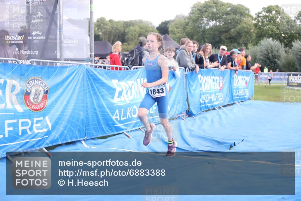 25.08.2024 - Elbe Triathlon Hamburg H.Heesch http://msf.ph/oto/6883388 25.08.2024 12:59:27 Ziel 1741, 1821, 1843, 1848, 1853 meine-sportfotos.de