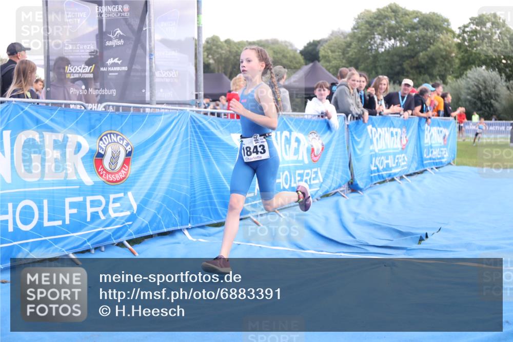25.08.2024 - Elbe Triathlon Hamburg H.Heesch http://msf.ph/oto/6883391 25.08.2024 12:59:27 Ziel 1741, 1821, 1843, 1848, 1853 meine-sportfotos.de