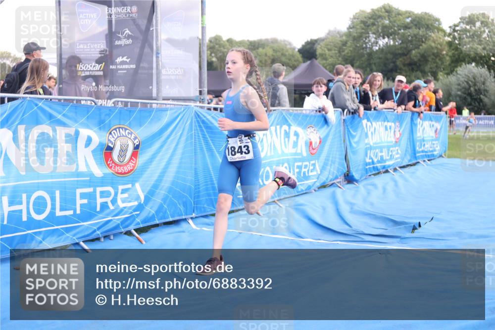 25.08.2024 - Elbe Triathlon Hamburg H.Heesch http://msf.ph/oto/6883392 25.08.2024 12:59:27 Ziel 1741, 1821, 1843, 1848, 1853 meine-sportfotos.de