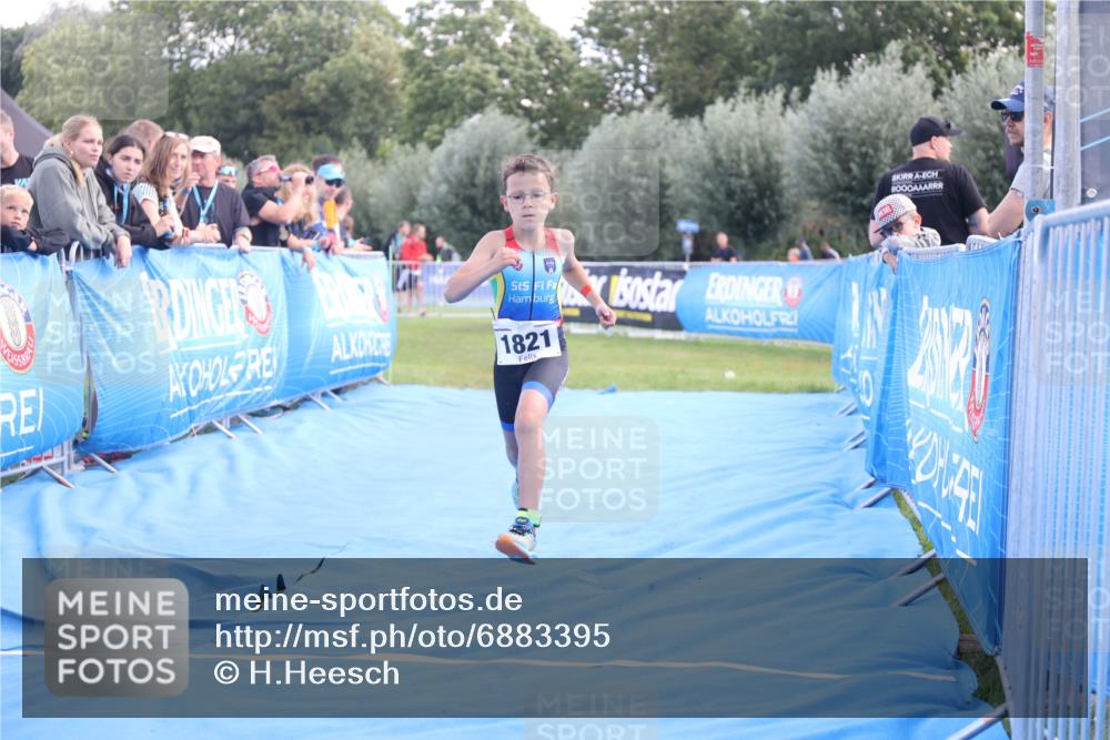 25.08.2024 - Elbe Triathlon Hamburg H.Heesch http://msf.ph/oto/6883395 25.08.2024 12:59:34 Ziel 1821, 1833, 1843, 1848 meine-sportfotos.de
