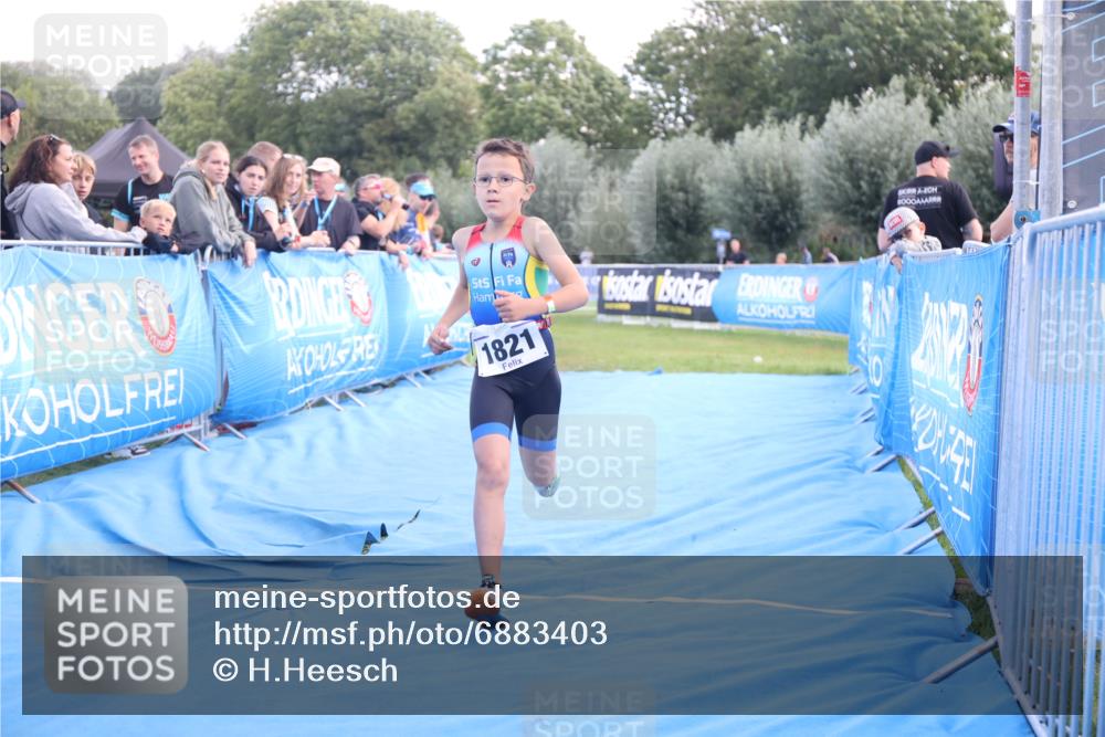25.08.2024 - Elbe Triathlon Hamburg H.Heesch http://msf.ph/oto/6883403 25.08.2024 12:59:34 Ziel 1821, 1833, 1843, 1848 meine-sportfotos.de