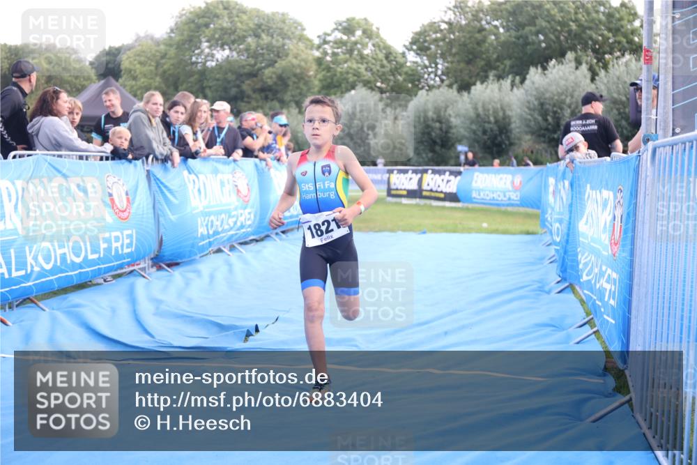 25.08.2024 - Elbe Triathlon Hamburg H.Heesch http://msf.ph/oto/6883404 25.08.2024 12:59:34 Ziel 1821, 1833, 1843, 1848 meine-sportfotos.de