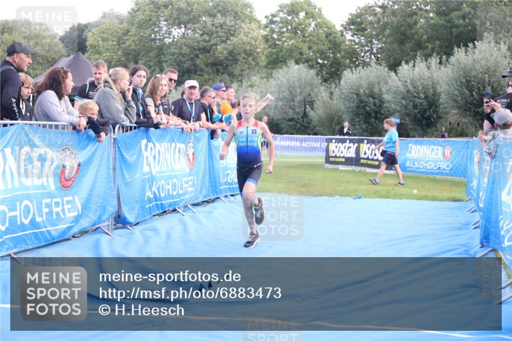 25.08.2024 - Elbe Triathlon Hamburg H.Heesch http://msf.ph/oto/6883473 25.08.2024 13:00:18 Ziel 1785 meine-sportfotos.de