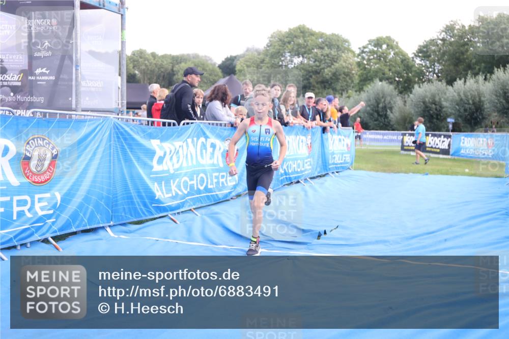 25.08.2024 - Elbe Triathlon Hamburg H.Heesch http://msf.ph/oto/6883491 25.08.2024 13:00:19 Ziel 1785 meine-sportfotos.de