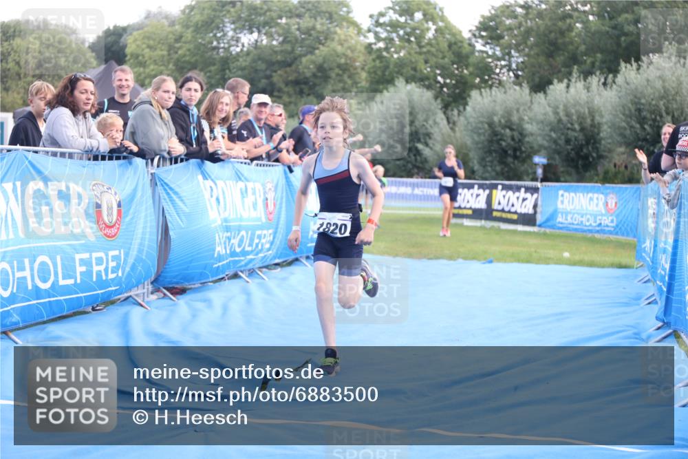 25.08.2024 - Elbe Triathlon Hamburg H.Heesch http://msf.ph/oto/6883500 25.08.2024 13:00:45 Ziel 1820 meine-sportfotos.de