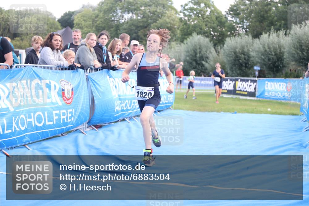 25.08.2024 - Elbe Triathlon Hamburg H.Heesch http://msf.ph/oto/6883504 25.08.2024 13:00:45 Ziel 1820 meine-sportfotos.de