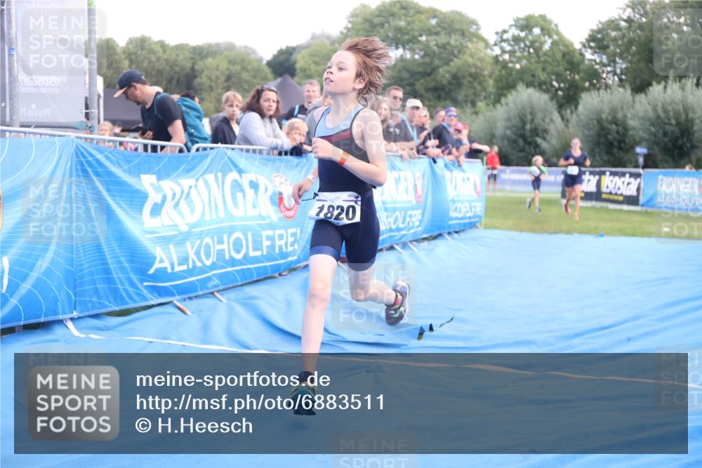 25.08.2024 - Elbe Triathlon Hamburg H.Heesch http://msf.ph/oto/6883511 25.08.2024 13:00:45 Ziel 1820 meine-sportfotos.de