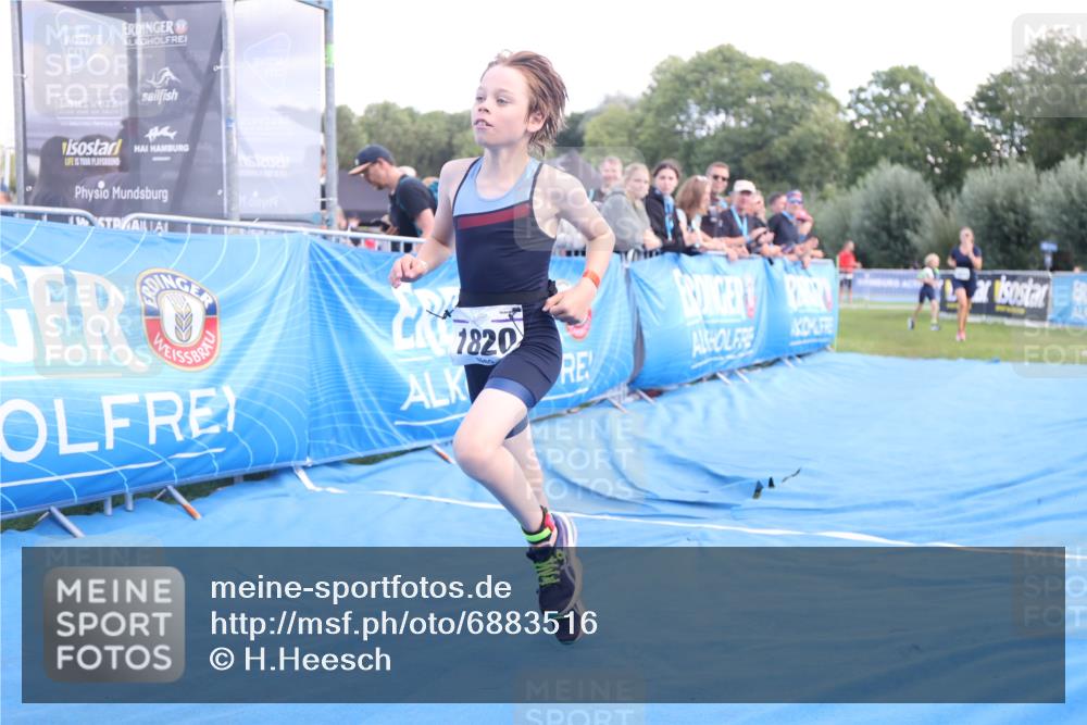 25.08.2024 - Elbe Triathlon Hamburg H.Heesch http://msf.ph/oto/6883516 25.08.2024 13:00:46 Ziel 1820 meine-sportfotos.de