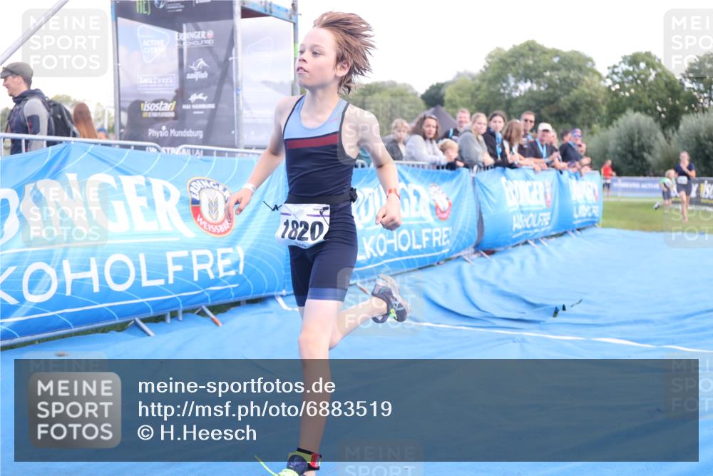 25.08.2024 - Elbe Triathlon Hamburg H.Heesch http://msf.ph/oto/6883519 25.08.2024 13:00:46 Ziel 1820 meine-sportfotos.de