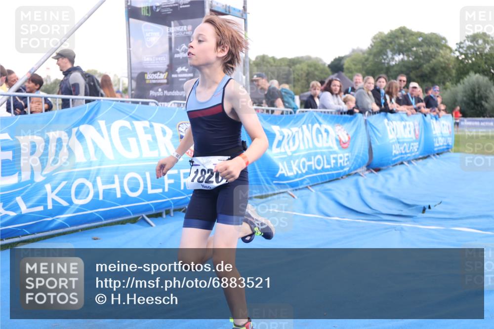 25.08.2024 - Elbe Triathlon Hamburg H.Heesch http://msf.ph/oto/6883521 25.08.2024 13:00:46 Ziel 1820 meine-sportfotos.de