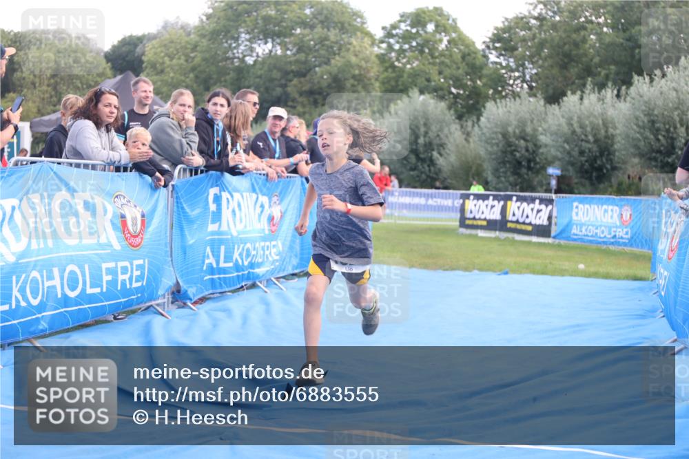 25.08.2024 - Elbe Triathlon Hamburg H.Heesch http://msf.ph/oto/6883555 25.08.2024 13:00:54 Ziel 1822 meine-sportfotos.de