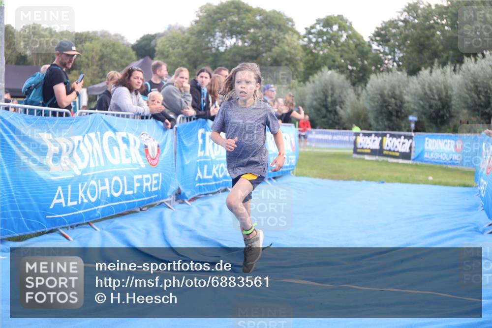 25.08.2024 - Elbe Triathlon Hamburg H.Heesch http://msf.ph/oto/6883561 25.08.2024 13:00:54 Ziel 1822 meine-sportfotos.de