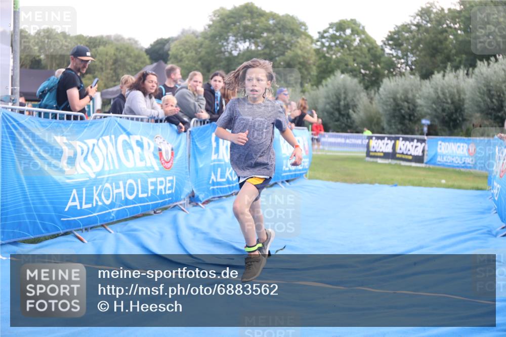 25.08.2024 - Elbe Triathlon Hamburg H.Heesch http://msf.ph/oto/6883562 25.08.2024 13:00:55 Ziel 1822 meine-sportfotos.de
