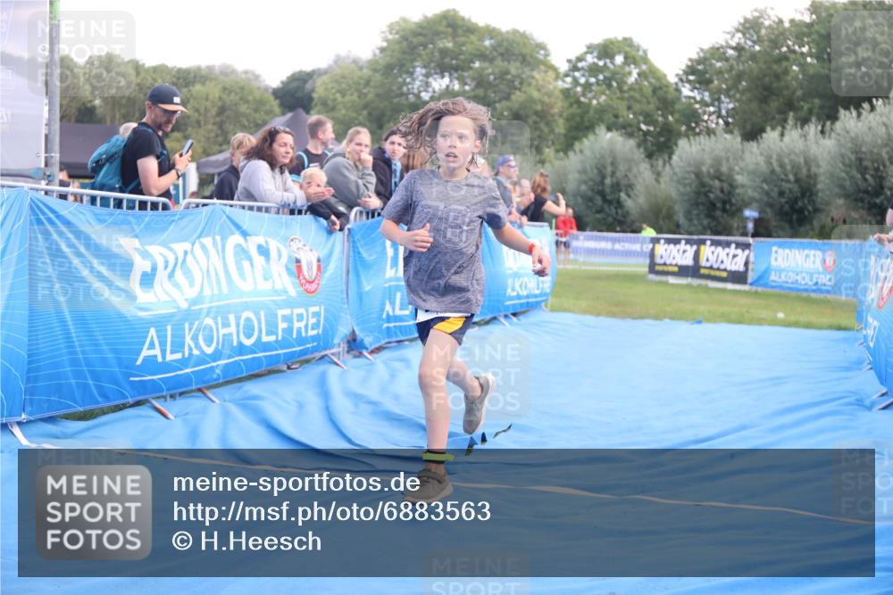 25.08.2024 - Elbe Triathlon Hamburg H.Heesch http://msf.ph/oto/6883563 25.08.2024 13:00:55 Ziel 1822 meine-sportfotos.de