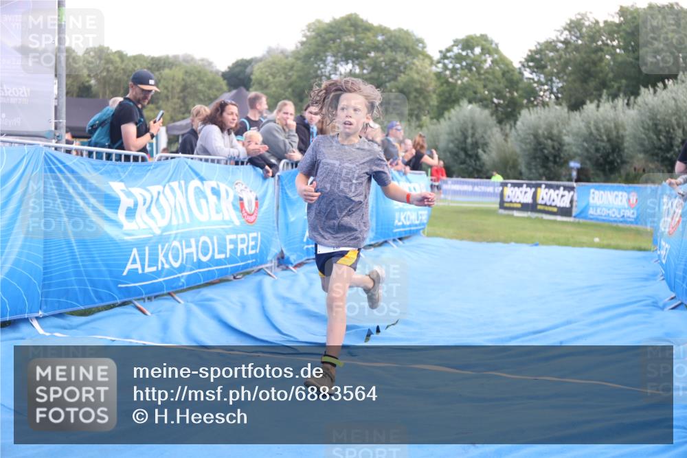 25.08.2024 - Elbe Triathlon Hamburg H.Heesch http://msf.ph/oto/6883564 25.08.2024 13:00:55 Ziel 1822 meine-sportfotos.de