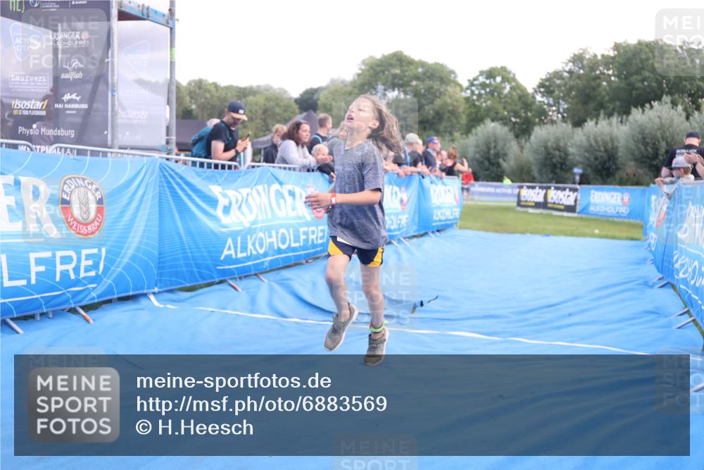 25.08.2024 - Elbe Triathlon Hamburg H.Heesch http://msf.ph/oto/6883569 25.08.2024 13:00:55 Ziel 1822 meine-sportfotos.de