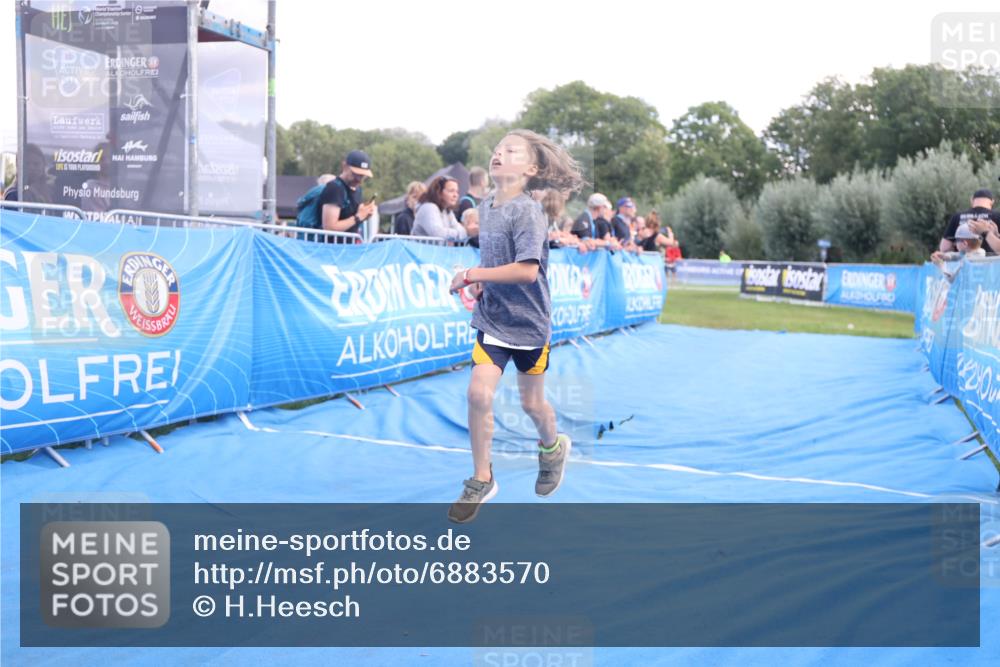 25.08.2024 - Elbe Triathlon Hamburg H.Heesch http://msf.ph/oto/6883570 25.08.2024 13:00:55 Ziel 1822 meine-sportfotos.de