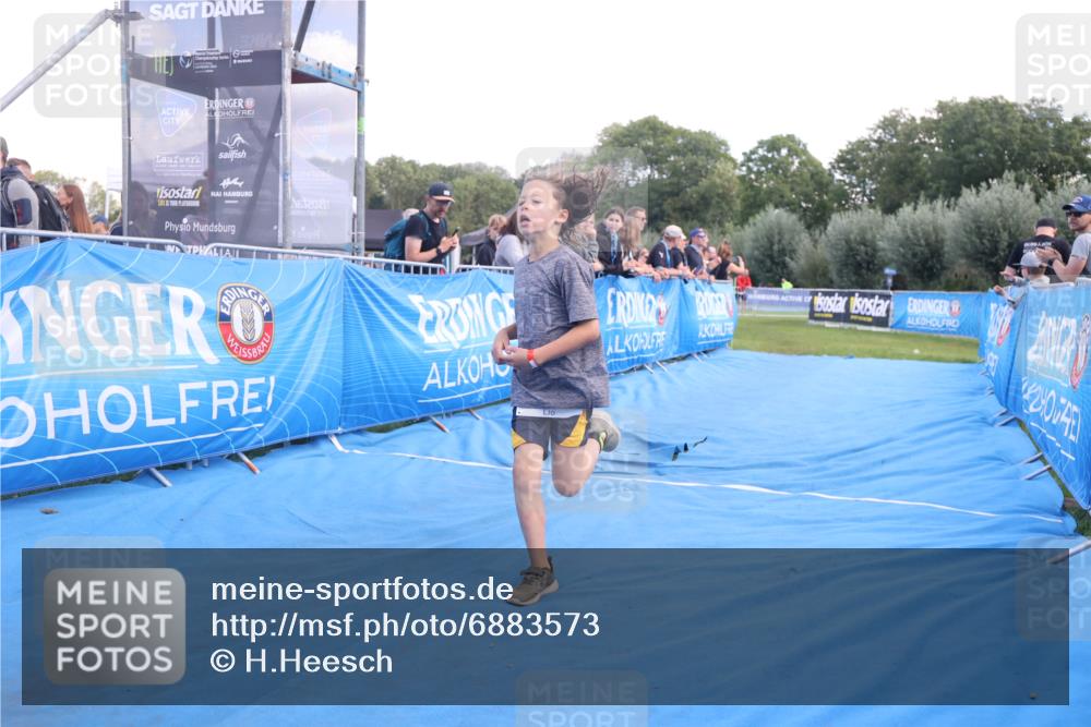 25.08.2024 - Elbe Triathlon Hamburg H.Heesch http://msf.ph/oto/6883573 25.08.2024 13:00:55 Ziel 1822 meine-sportfotos.de