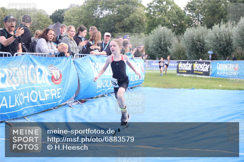 25.08.2024 - Elbe Triathlon Hamburg H.Heesch http://msf.ph/oto/6883579 25.08.2024 13:01:10 Ziel 1799, 1827, 1838, 1839 meine-sportfotos.de