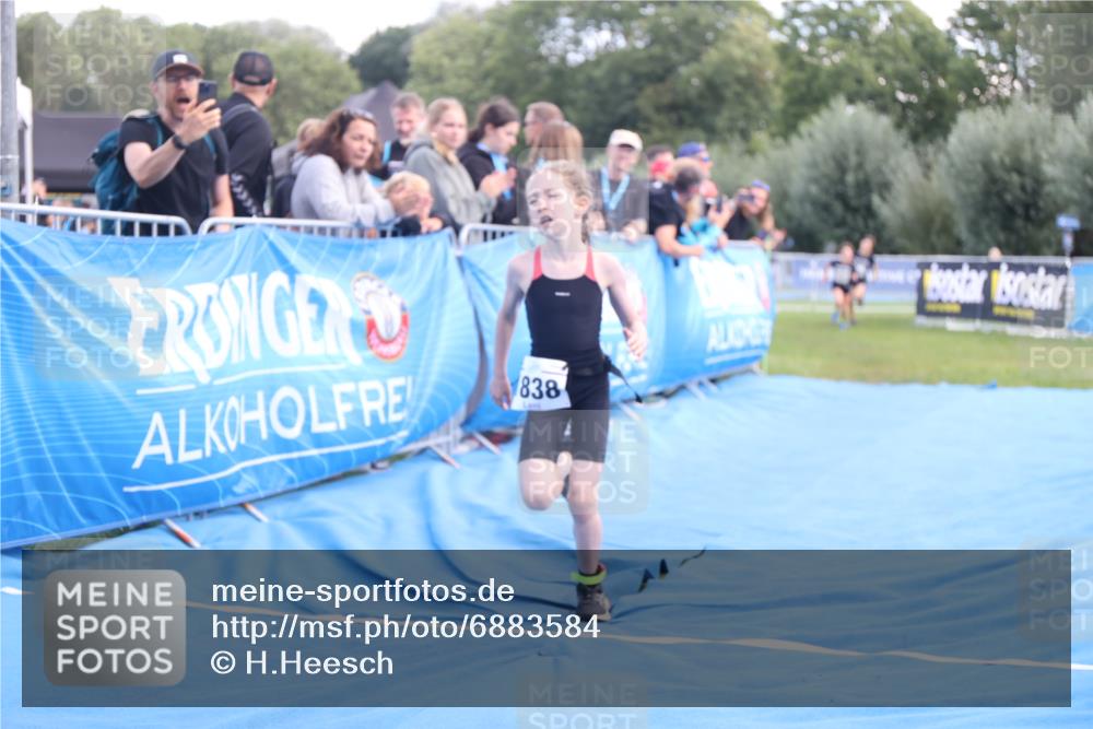 25.08.2024 - Elbe Triathlon Hamburg H.Heesch http://msf.ph/oto/6883584 25.08.2024 13:01:10 Ziel 1799, 1827, 1838, 1839 meine-sportfotos.de