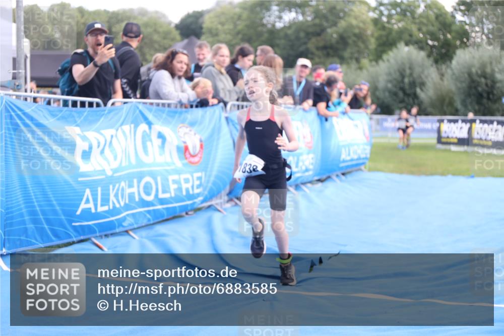 25.08.2024 - Elbe Triathlon Hamburg H.Heesch http://msf.ph/oto/6883585 25.08.2024 13:01:10 Ziel 1799, 1827, 1838, 1839 meine-sportfotos.de