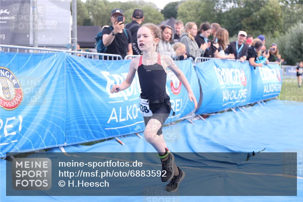 25.08.2024 - Elbe Triathlon Hamburg H.Heesch http://msf.ph/oto/6883592 25.08.2024 13:01:10 Ziel 1799, 1827, 1838, 1839 meine-sportfotos.de