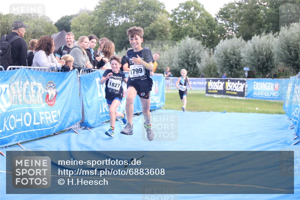 25.08.2024 - Elbe Triathlon Hamburg H.Heesch http://msf.ph/oto/6883608 25.08.2024 13:01:15 Ziel 1799, 1827, 1838, 1839 meine-sportfotos.de