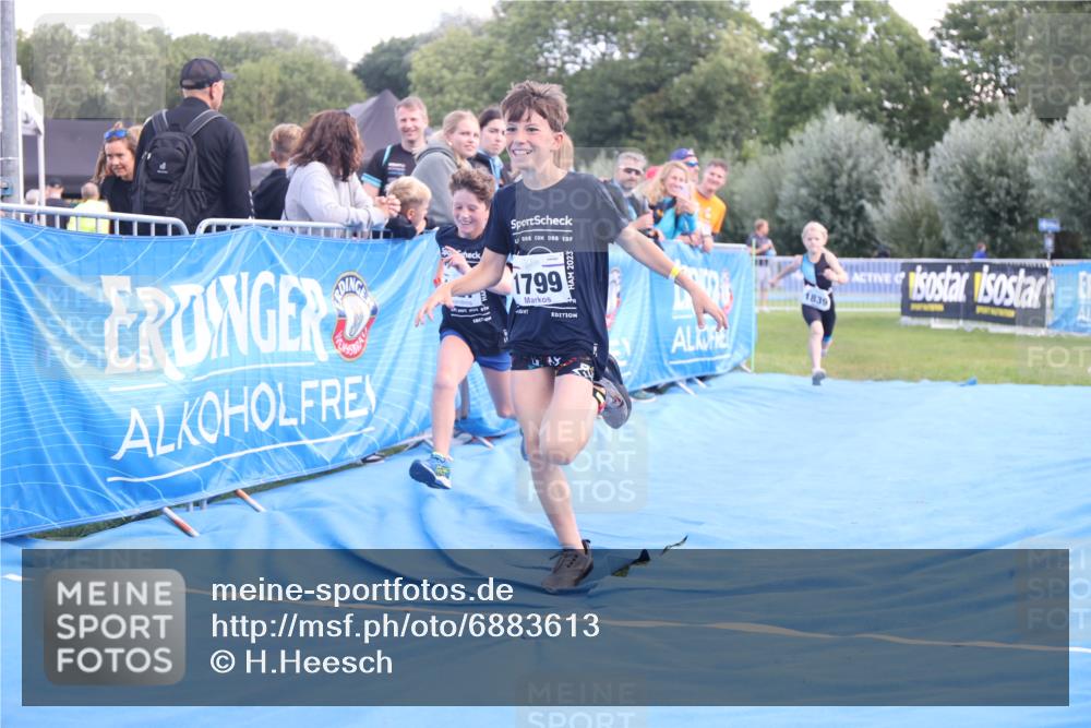 25.08.2024 - Elbe Triathlon Hamburg H.Heesch http://msf.ph/oto/6883613 25.08.2024 13:01:15 Ziel 1799, 1827, 1838, 1839 meine-sportfotos.de