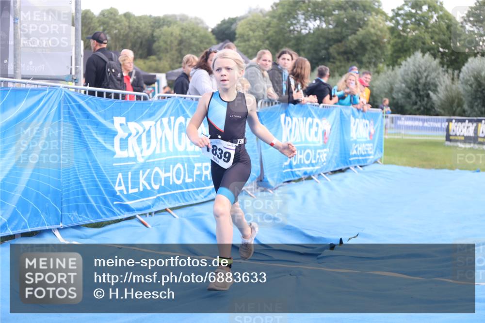 25.08.2024 - Elbe Triathlon Hamburg H.Heesch http://msf.ph/oto/6883633 25.08.2024 13:01:17 Ziel 1799, 1827, 1838, 1839 meine-sportfotos.de
