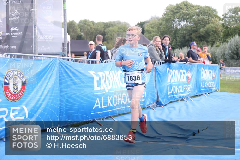 25.08.2024 - Elbe Triathlon Hamburg H.Heesch http://msf.ph/oto/6883653 25.08.2024 13:01:29 Ziel 1836 meine-sportfotos.de