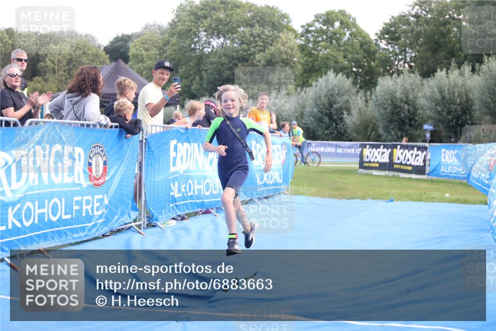 25.08.2024 - Elbe Triathlon Hamburg H.Heesch http://msf.ph/oto/6883663 25.08.2024 13:02:09 Ziel 1828 meine-sportfotos.de