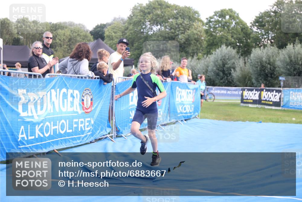 25.08.2024 - Elbe Triathlon Hamburg H.Heesch http://msf.ph/oto/6883667 25.08.2024 13:02:09 Ziel 1828 meine-sportfotos.de